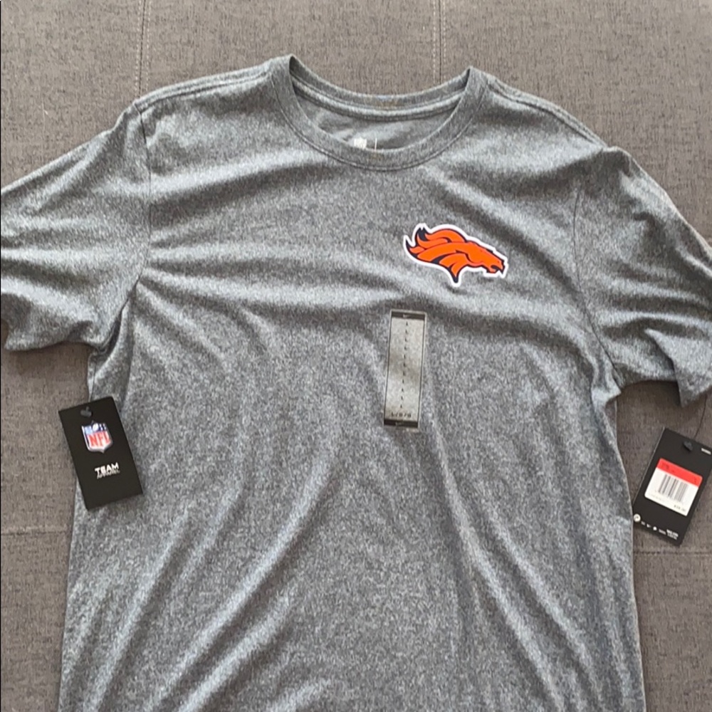 NWT! Men’s Large bronco t shirt.